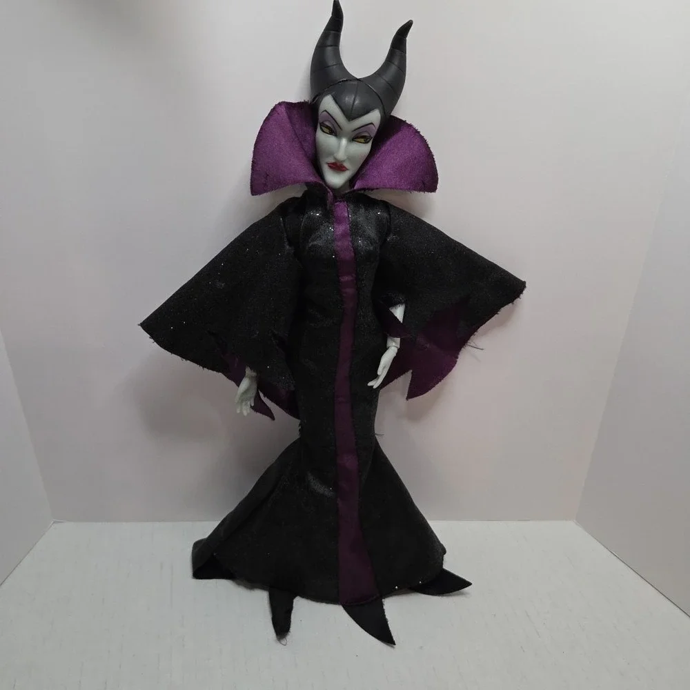 Disney Store Classic Doll Collection MALEFICENT Sleeping Beauty (No Shoes)